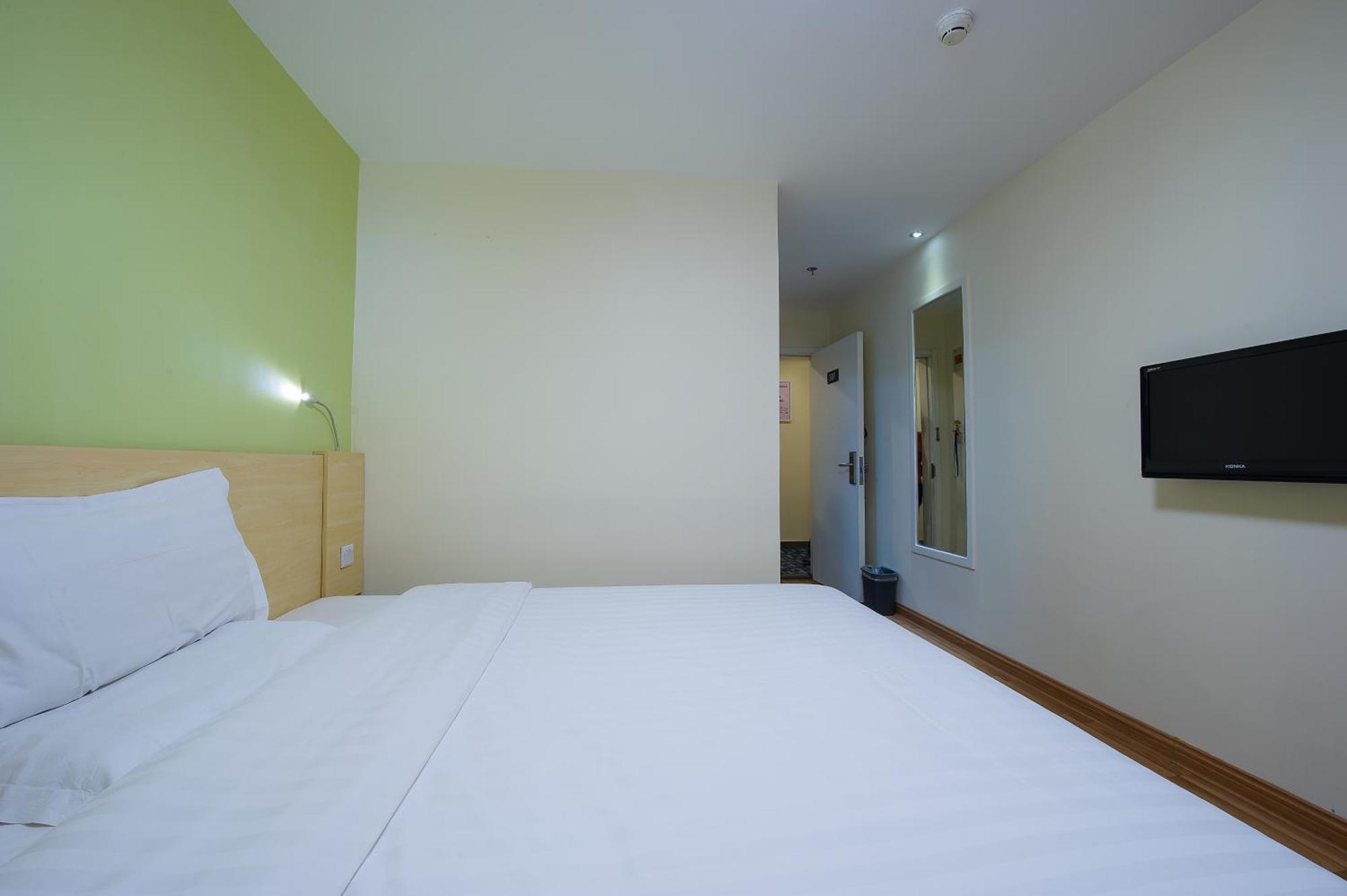 Iu Hotel Guangzhou Jingxi Nanfang Hospital Station Екстер'єр фото